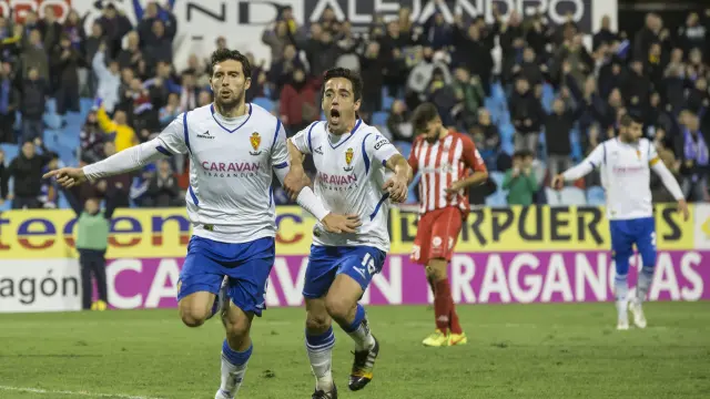 Borja Bastón celebra su gol ante el Girona