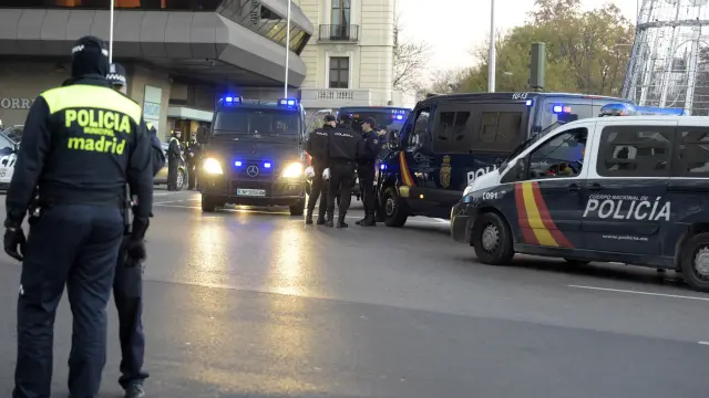 La Policía bloquea la entrada a la calle de Génova