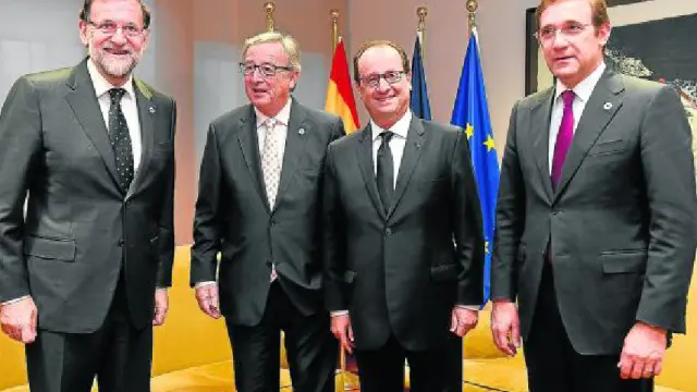 Rajoy, con Juncker, Hollande y Passos Coelho, el jueves en el Consejo Europeo de Bruselas.