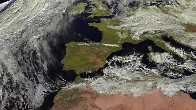 Imagen tomada por el satélite Meteosat para la Agencia Estatal de Meteorología (Aemet) que prevé para este martes que continúe el frente frío