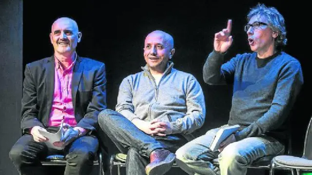 De izquierda a derecha, Miguel Mena, Luis Alegre y David Trueba.