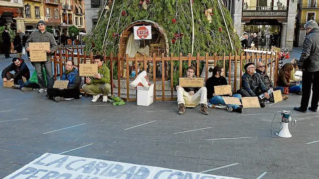 Protesta en el Torico por la falta de pisos para necesitados