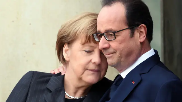 Hollande y Merkel en París