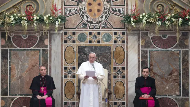 El papa pide a los líderes musulmanes diálogo y la condena del extremismo