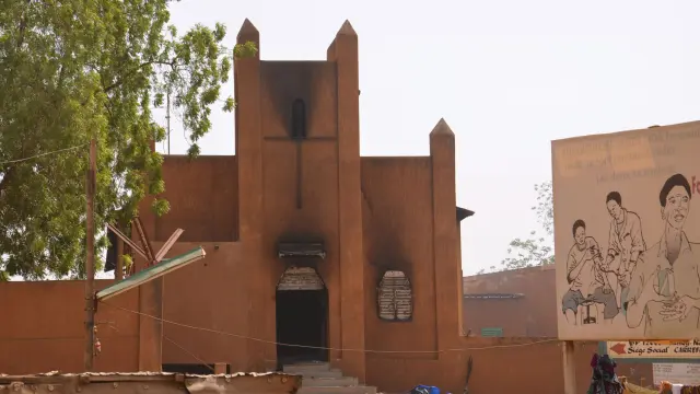Iglesia incendiada en Níger