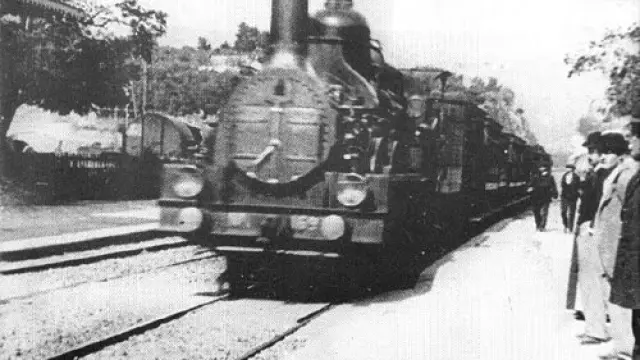 Fotograma de ' La llegada de un tren a la estación'