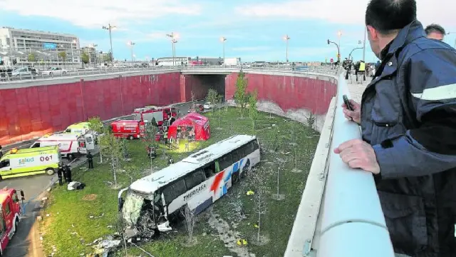 Estado en el que quedó el autobús tras el accidente