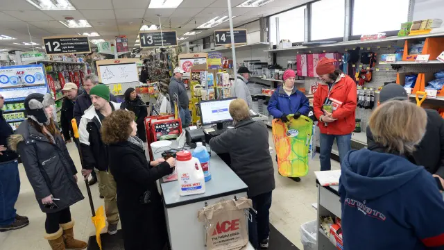 Muchos neoyorquinos han acudido a los supermercados para coger provisiones
