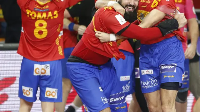 Celebración de la Selección española de Balonmano tras ganar a Dinamarca