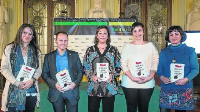 Jana Catalán, Javier Romero, María Frisa, Miriam Galán y Julia Millán, en Bantierra.