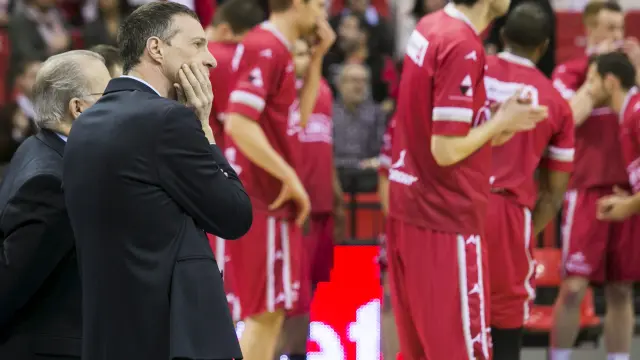 Ruiz Lorente, pensativo durante el partido contra el Iberostar