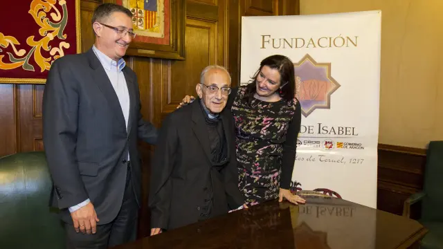 El sacerdote Ángel Solaz,  pregonero de las Bodas de Isabel 2015
