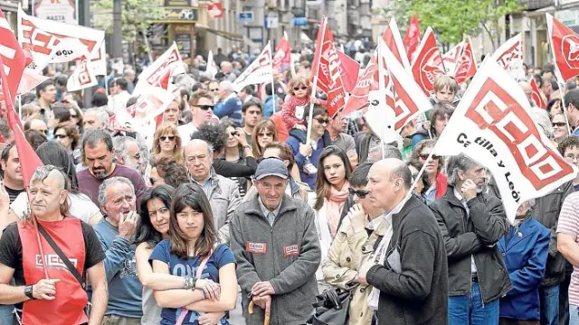 Manifestación convocada por los sindicatos contra la precarización del empleo