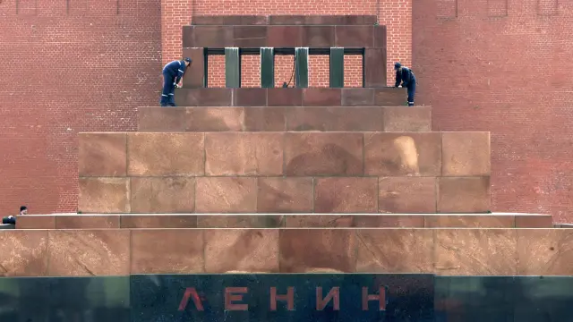 El mausoleo de Lenin cierra durante dos meses por obras de conservación de la momia