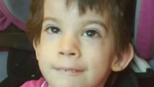 Sara Cortés, de cinco años, sufre una mutación de una enfermedad similar al Charcot Marie Tooth