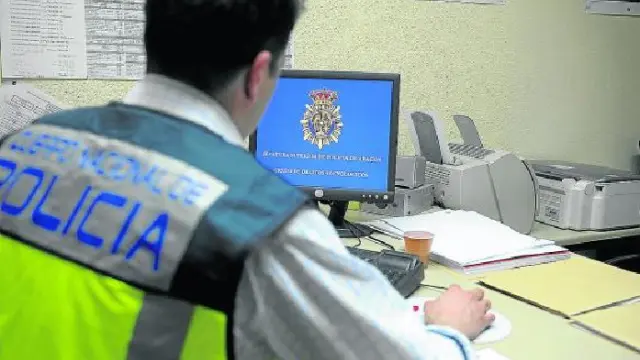 El grupo de delitos tecnológicos de la Policía Nacional investiga las estafas cometidas en la red