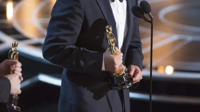 Iñárritu recoge su Oscar.