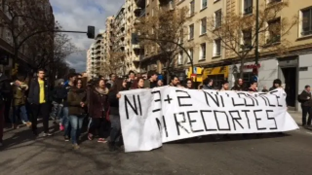 Comienza la marcha contra el '3+2' de Wert en Zaragoza