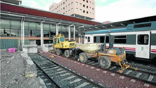 Obras para construir otro andén en la estación intermodal de Huesca.