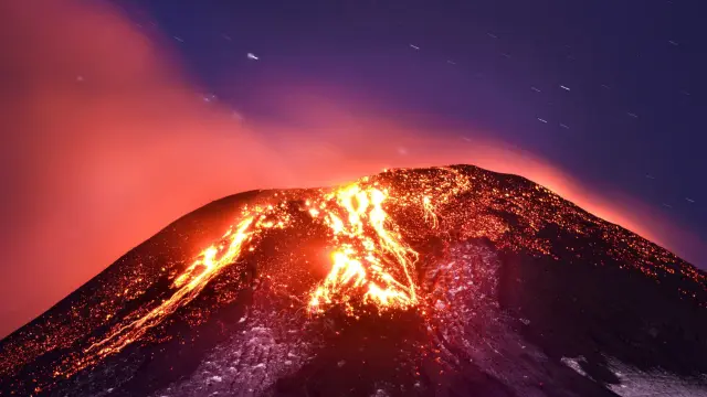 Una erupción volcánica altera un paraíso turístico y obliga a evacuar  4.000 personas en chile