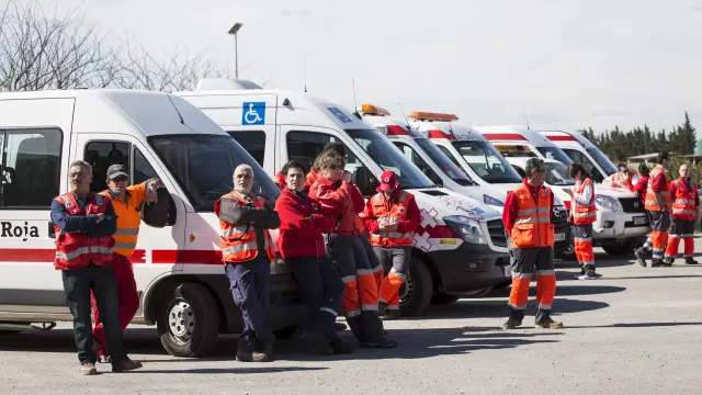 Personal de Cruz Roja estos días en Pina de Ebro