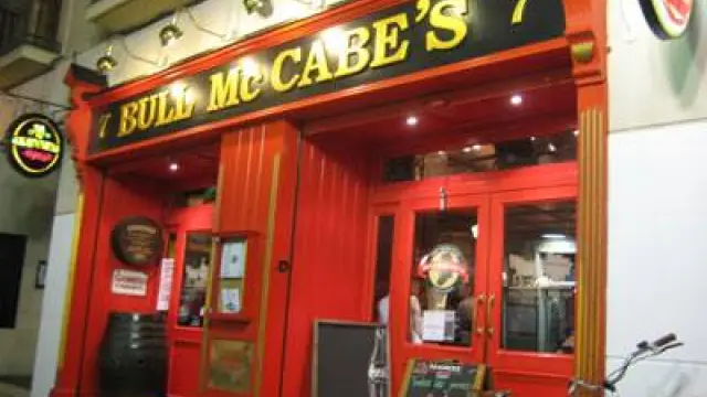 Fachada del zaragozano pub irlandés Bull McCabe's