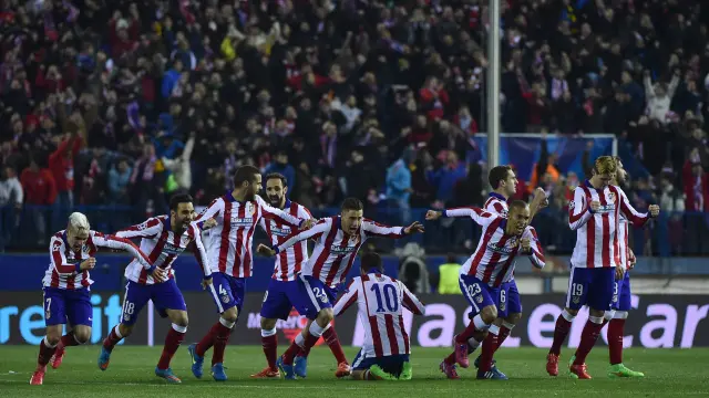Los jugadores del Atlético celebran la victoria