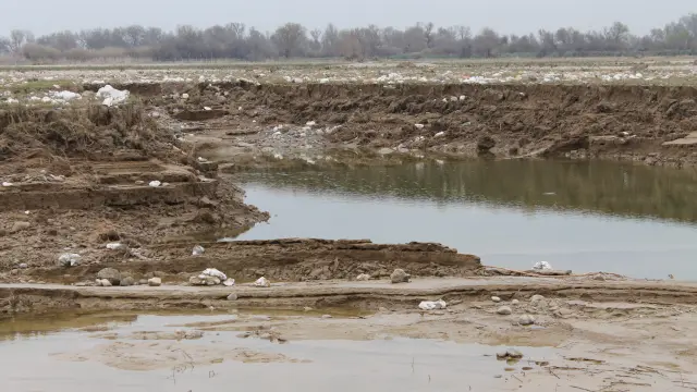 Campos destrozados por la riada en Villafranca de Ebro