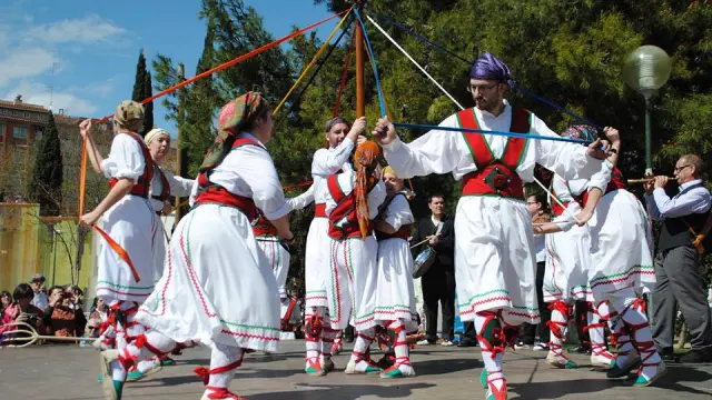 El Danze de San José en la representación de un baile de cintas.