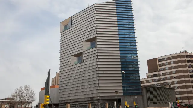 Edificio de CIEM Torre Delicias, en la avenida Navarra de Zaragoza.