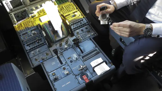 El interior de la cabina de un Airbus A321