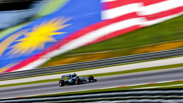 Nico Rosberg durante los entrenamientos libres del Gran Premio de Malasia
