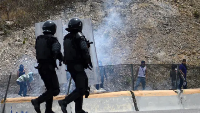 Dos estudiantes detenidos durante enfrentamientos en el estado mexicano de Guerrero
