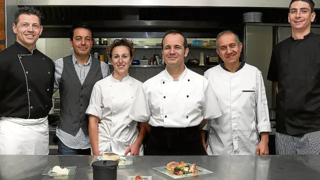 El equipo de cocina al completo de Guetaria Eventos, de Zaragoza.