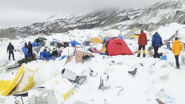 Campo base del Everest tras las avalanchas