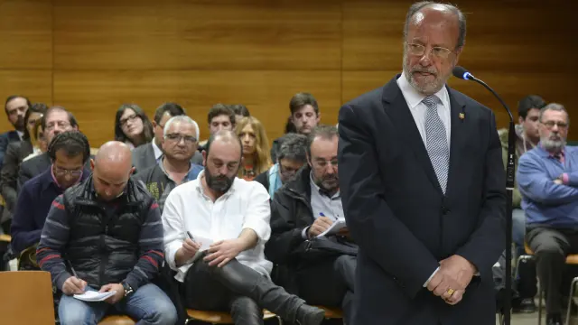 El alcalde de Valladolid, León de la Riva, declara en el juzgado como acusado de un delito de desobediencia
