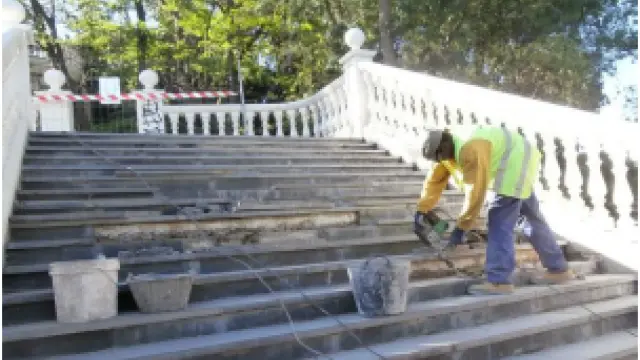 Restauración de las escalinatas del Batallador