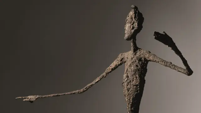 Obra 'L'homme au doigt', escultura en bronce de Alberto Giacometti