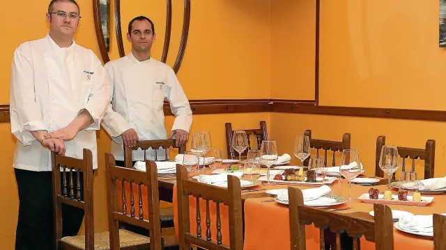Óscar Abad y Diego Luna, cocineros del restaurante La Cantera.