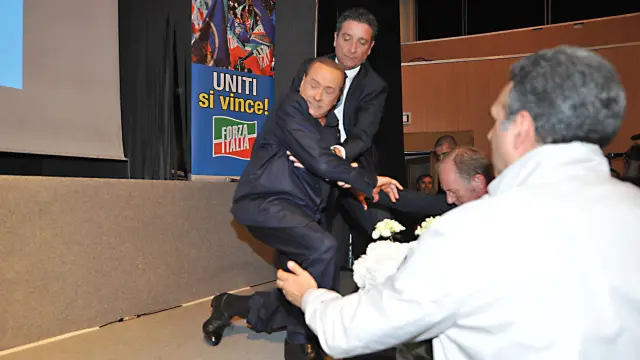 Momento de la caída de Berlusconi