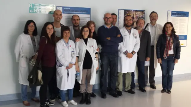 El investigador Iñaki Ochoa junto al equipo de Oncología del Hospital Universitario Miguel Servet.
