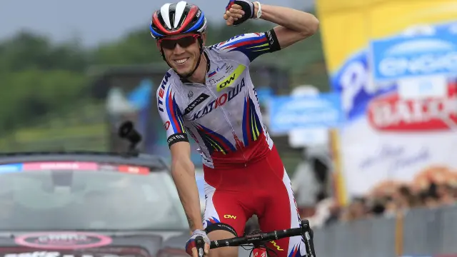 Zakarin celebra su victoria en el Giro de Italia