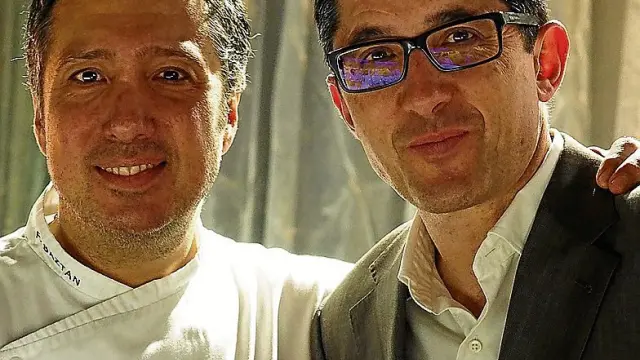 Arriba, José Mari Aizega, director del Basque Culinary Center, con Félix Batzán, chef del restaurante Colette, de Zaragoza.