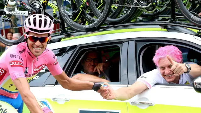 Contador celebra la conquista del Giro de Italia