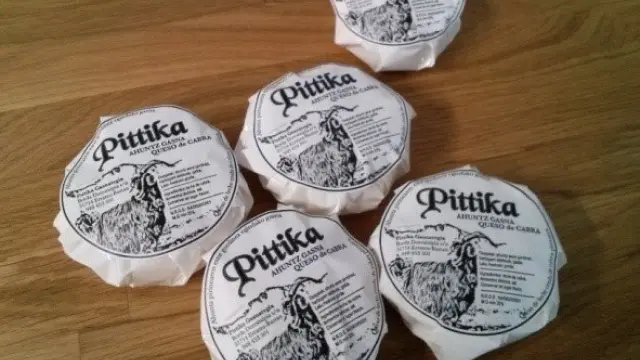 Por primera vez se comercializa en España un queso con leche de cabra pirenaica.