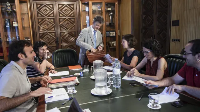 Pedro Santisteve une Economía y Cultura y pone al frente a Fernando Rivarés en Zaragoza