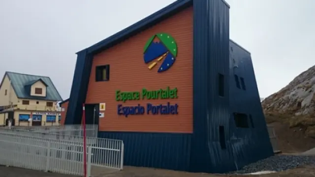 El Espacio Portalet acoge una nueva Oficina de Turismo que proporcionará información de ambos lados.