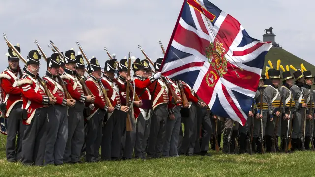 Recreación de la batalla de Waterloo por su bicentenario.