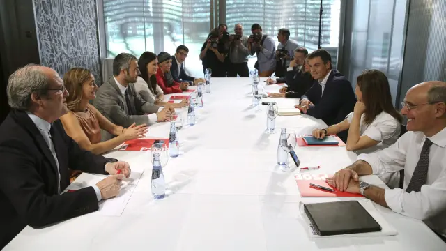 Pedro Sánchez, con el comité de expertos.