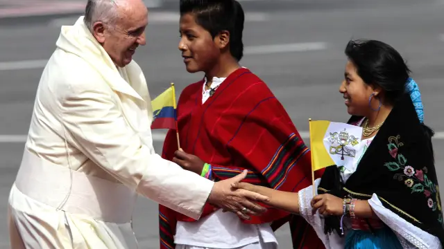 El papa Francisco en su llega a Quito.